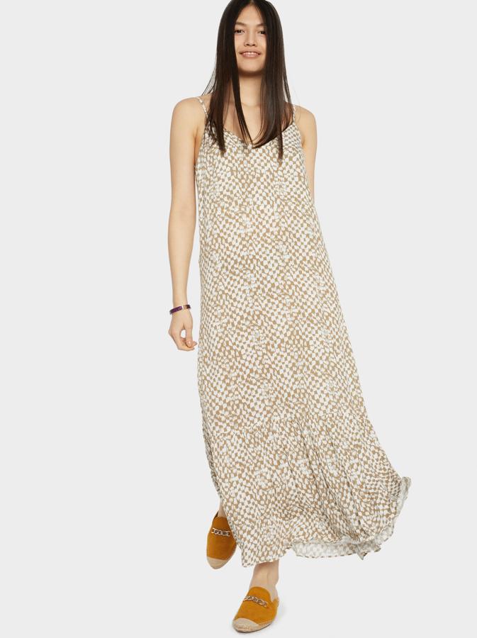 Maxi vestido estampado en tonos tierra  de Parfois (32,99 euros) .