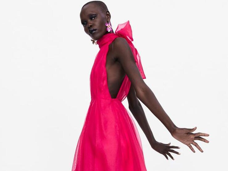 Fotos: 17 vestidos de invitada de boda de Zara por menos de 50 euros