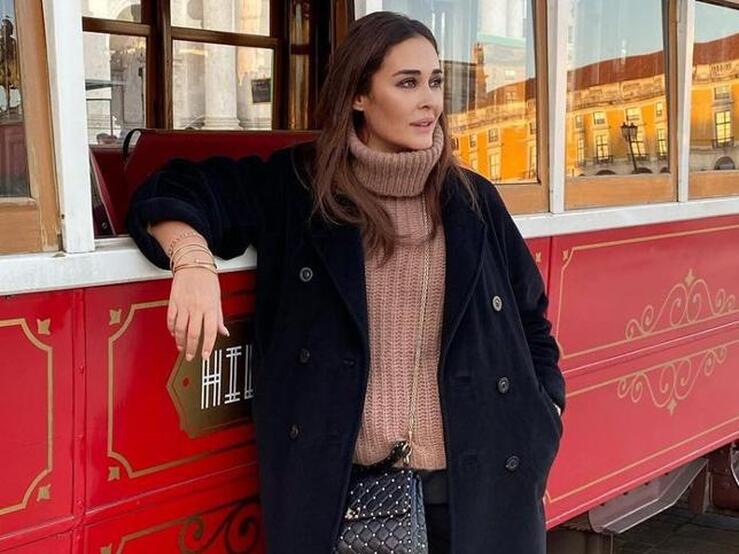 Fotos: Desde un sencillo vestido negro hasta los pantalones blancos que hacen más delgada: todos los looks de Zara de Vicky Martín Berrocal