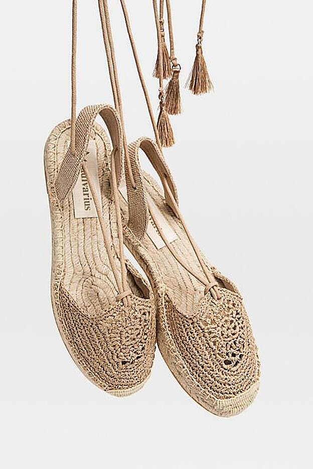 Las alpargatas más deseadas de Stradivarius cuestan 39,99 euros y te puedes apuntar a la lista de espera.