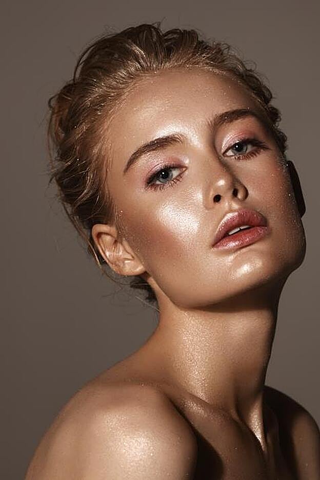 La Vitamina F y E son esenciales para mantener un rostro radiante y joven.