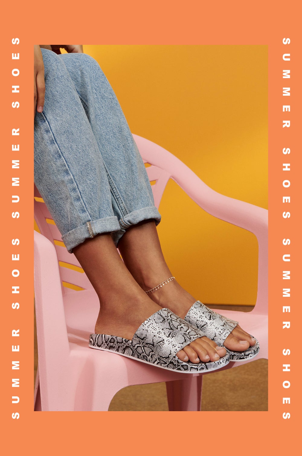 Chanclas de piscina efecto piel de serpiente: 6 euros en Primark.