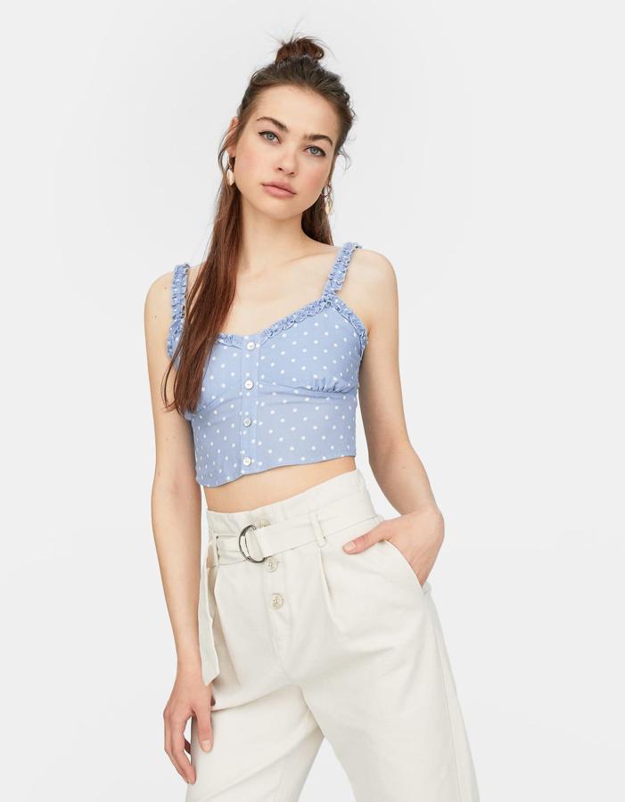 Esta mezcla de colores pastel harán tu verano mucho más dulce. Una razón más para que un top romántico como este no falte en tu maleta de vacaciones. Tiene un precio de 15,99 euros.