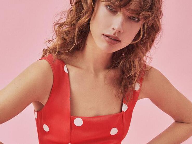 Fotos: ¿Qué se lleva esta primavera? Los tops de lunares
