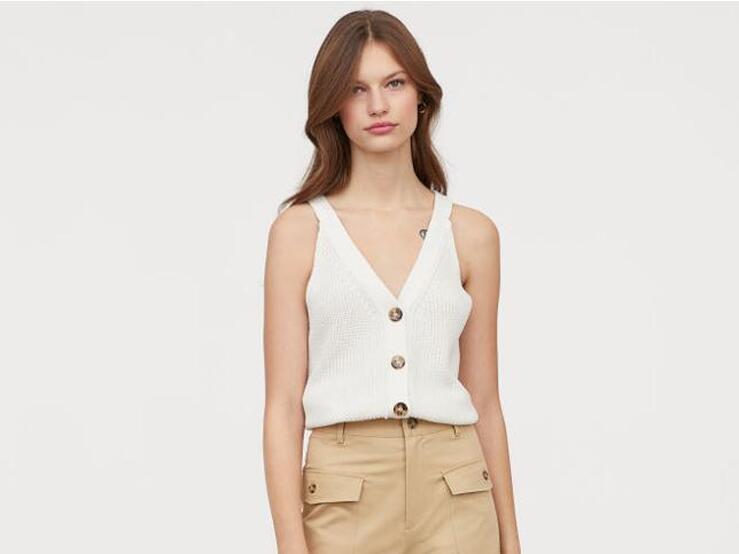 Fotos: 15 pantalones low cost que sientan mejor con zapatos planos