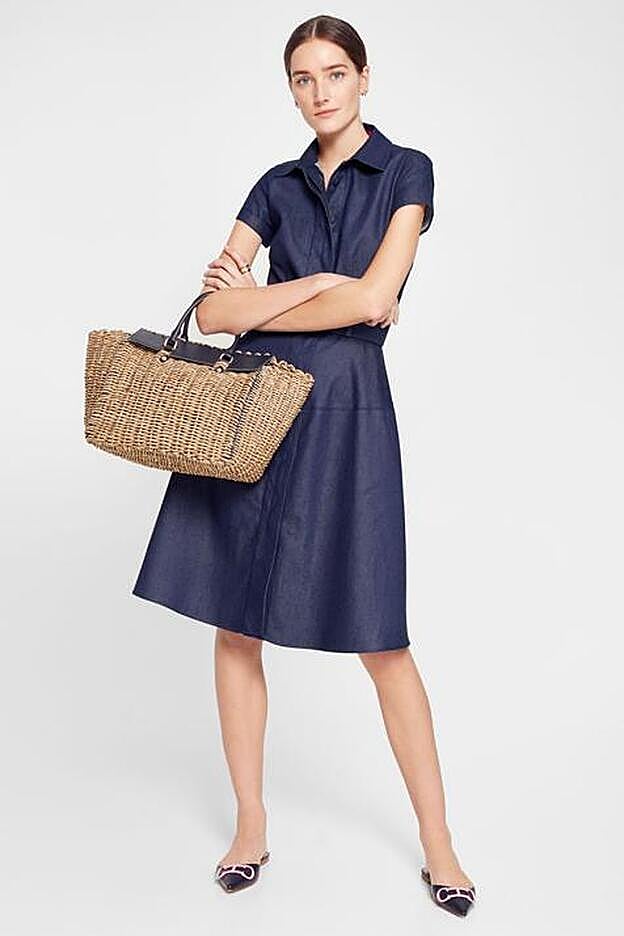 El vestido de Carolina Herrera de la Reina Letizia (590 euros).