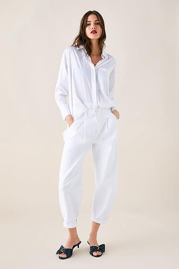 En blanco, perfectos para cuando suban las temperaturas (29,95 euros).