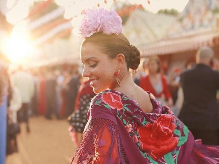 Fotos: Así se han peinado las influencers y famosas para la Feria de Abril 2019