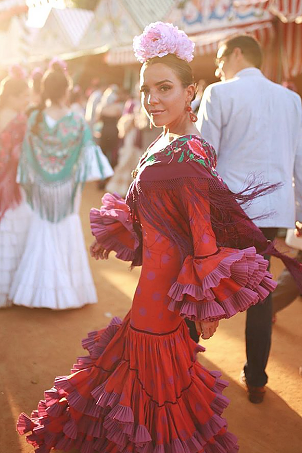 Paula Ordovás lució como siempre perfecta con un look de Rocío Peralta.