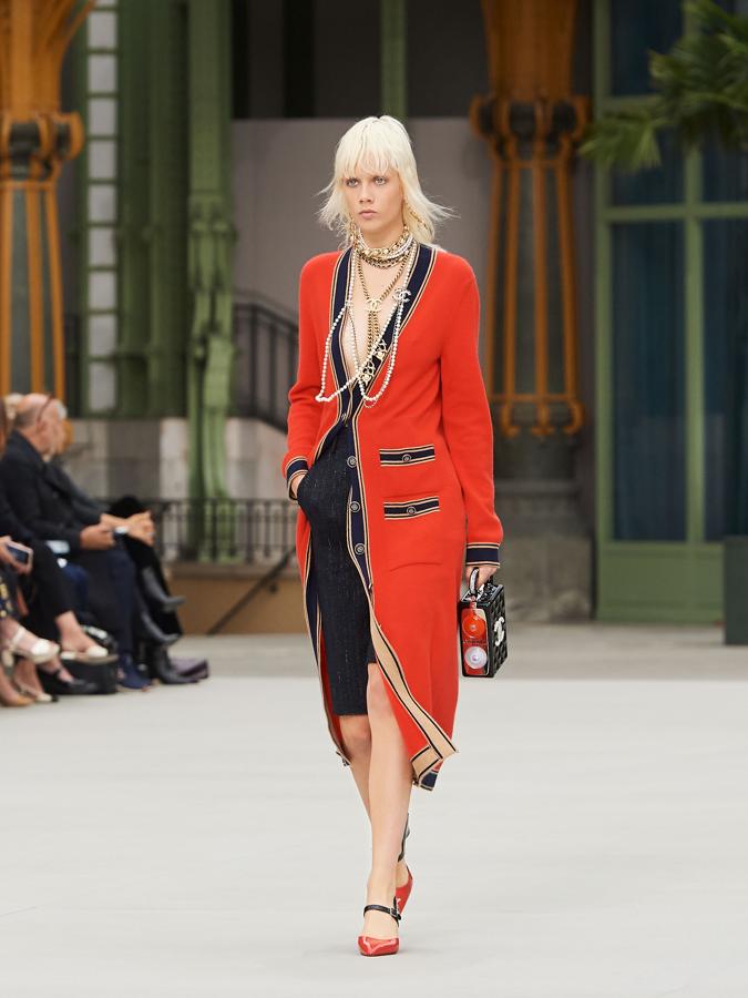 Chaqueta de punto larga. De esas que te puedes poner incluso como vestido.