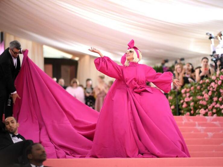 Fotos: Lady Gaga, la Reina de la Gala Met 2019 con el vestido más loco de la alfombra roja