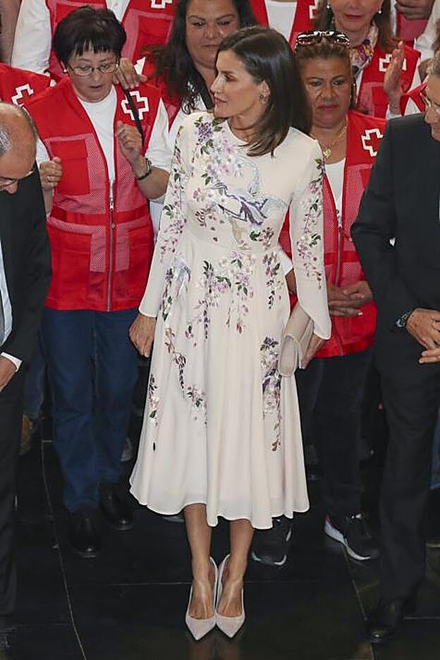 Galería. Pincha en la foto para ver otros 12 vestidos de invitada (muy baratos) para tus bodas de primavera