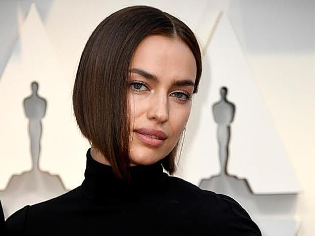 Irina Shayk comenzó el año sustituyendo su larga melena por este corte de pelo, ligermente más corto en la parte de la nuca.