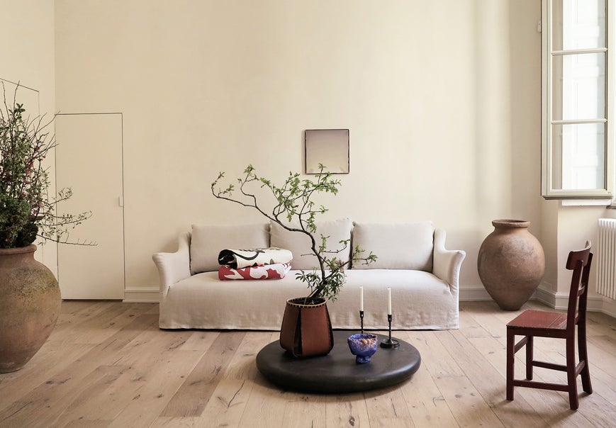 Una serie de cestas de cuero hechas por artesanos de todo el mundo fue la propuesta de Loewe, basada en la estética japonesa wabi-sabi, que reinvindica lo imperfecto.