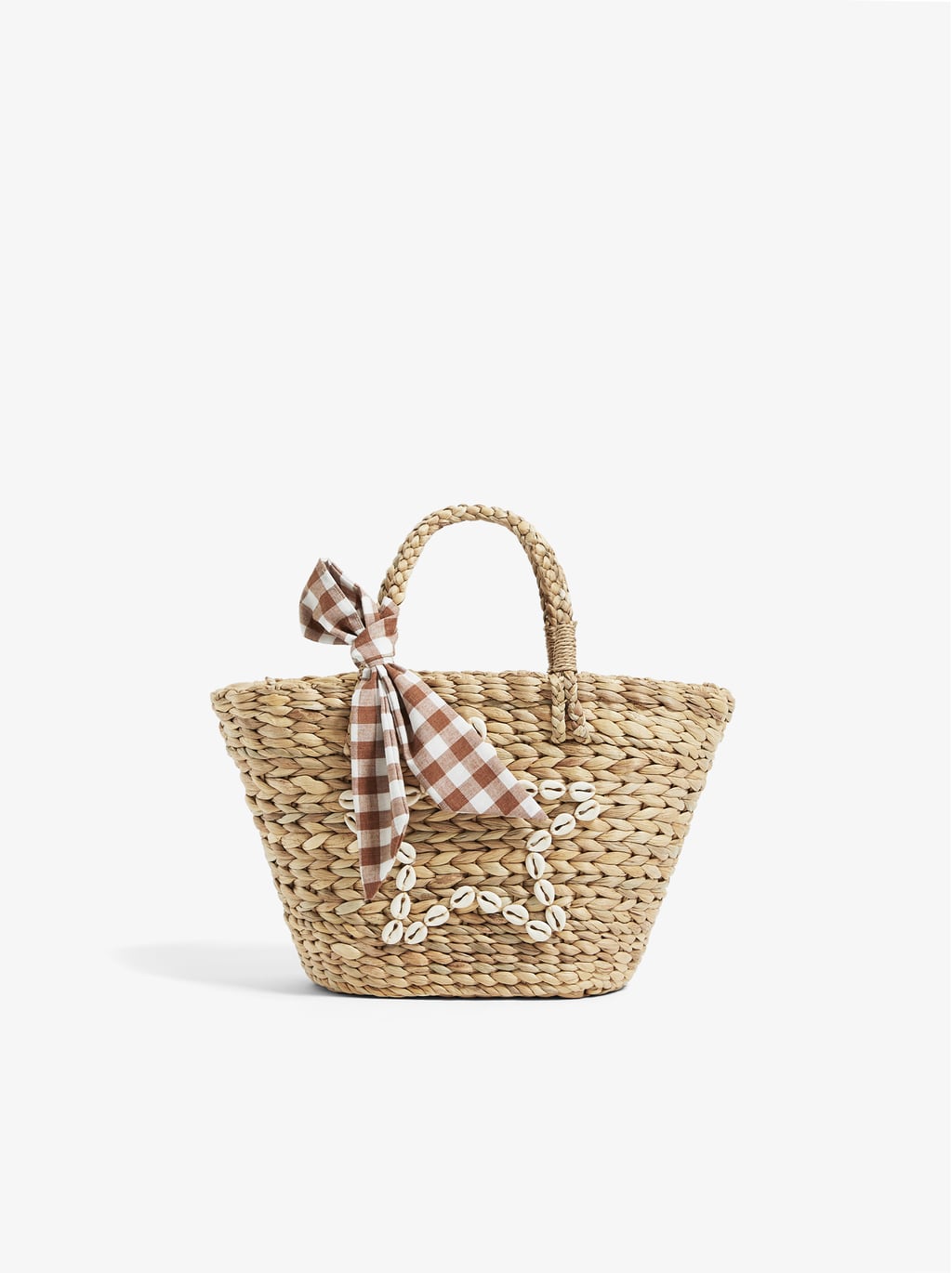 Cesta con conchas y pañuelo contraste de Zara Kids: 22,95 euros. Alto x Ancho x Fondo 24 x 36,5 x 16,5 cm.