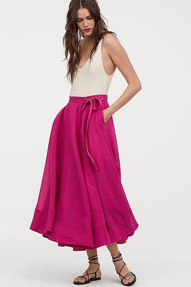 Esta falda de HyM cuesta 59.99 euros