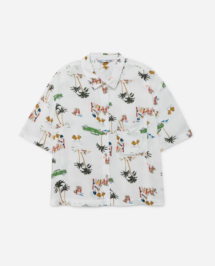 Más que hawaiana, podría ser cubana, con coches y maracas. De Lefties (8,99 euros).