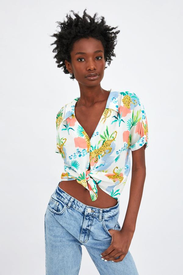 Con leopardos y hojas, de Zara (22,95 euros).
