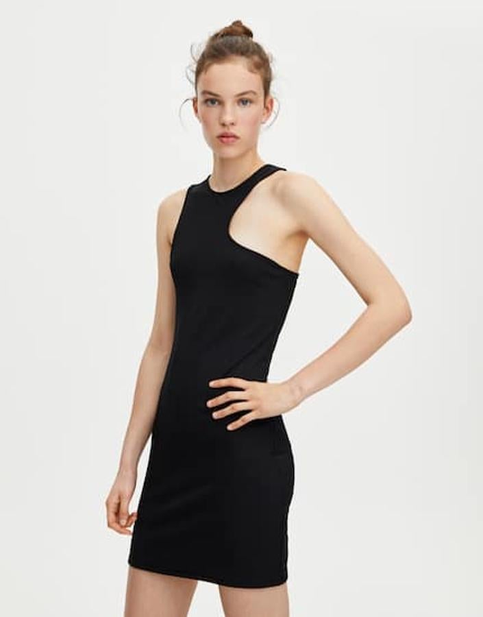 Vestido mini asimétrico de canalé,  15,99 euros .