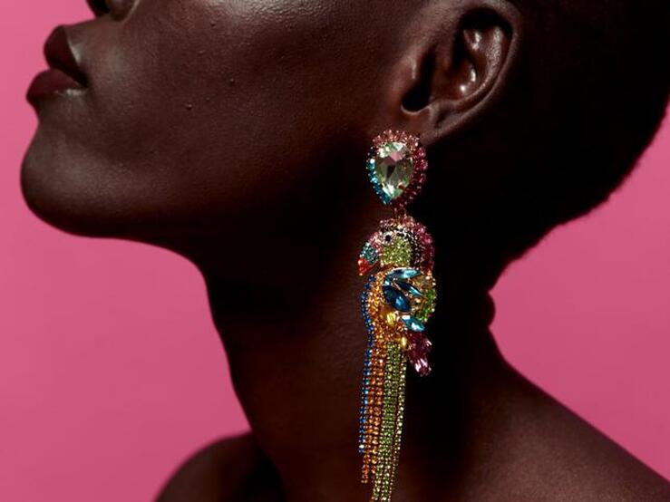 Fotos: Las 'joyas' de Zara que mejorarán tus looks de invitada de verano por menos de 16 euros