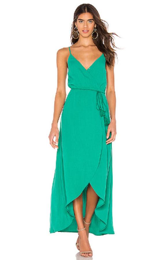 Vestido largo asimétrico con tirantes finos, 69,43 euros.