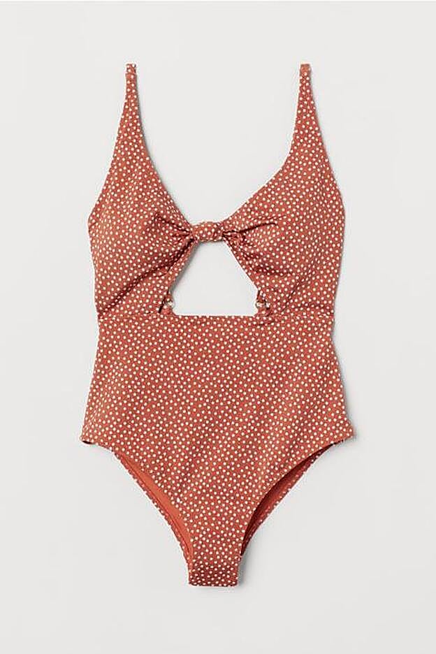 Bañador cut-out con estampado de topos, 29,99 euros.