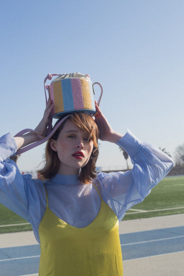 Delicado, hiper femenino, súper elegante y estiloso... Este bolso de Tita Madrid es perfecto para tus looks más románticos de este verano (275 euros).