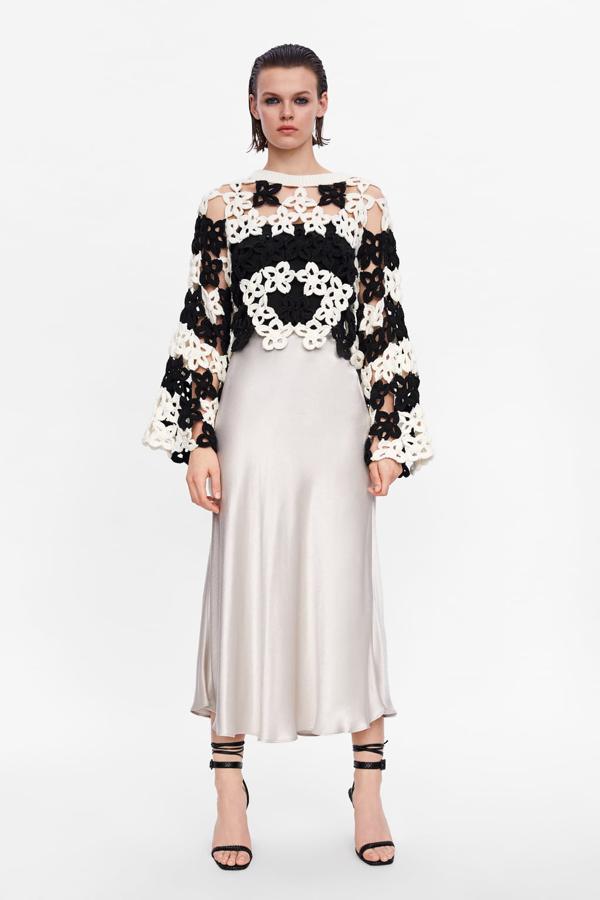 Jersey crochet de flores con cuello redondo y manga larga, 35,95 euros.