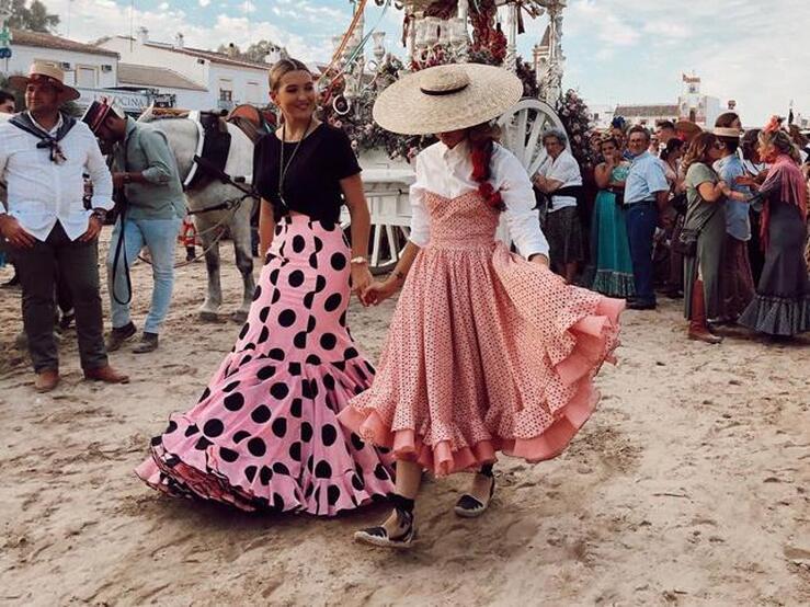 Fotos: Los vestidos de flamenca más bonitos de las famosas en El Rocío: Alba Díaz, Eva González y Madame de Rosa