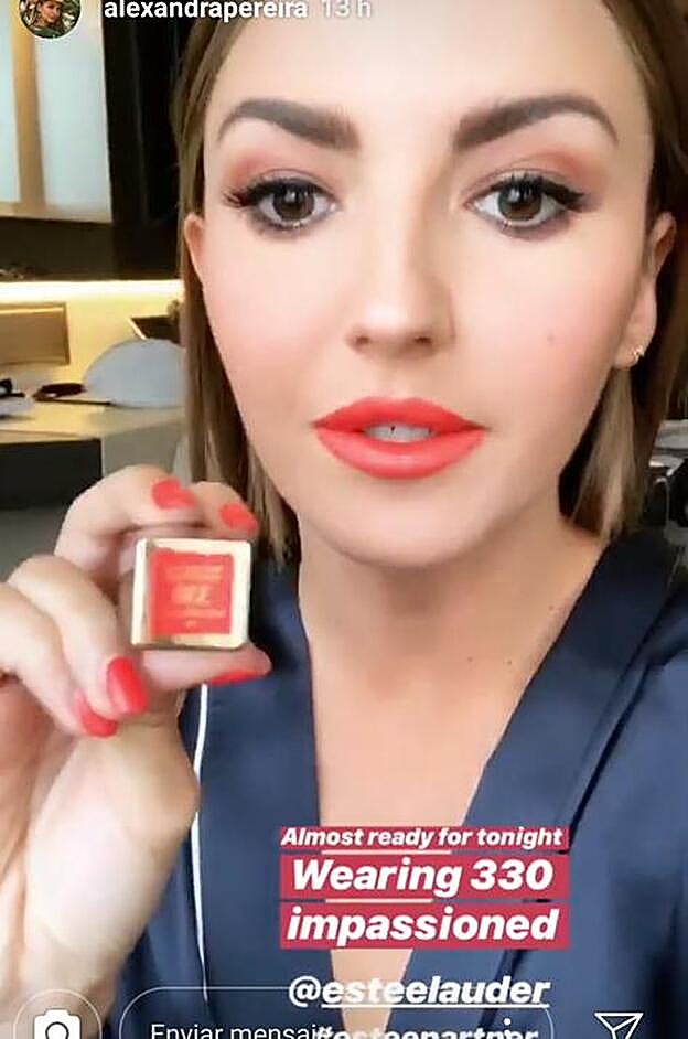 Alexandra Pereira ha encontrado el labial rojo intenso que más favorece.