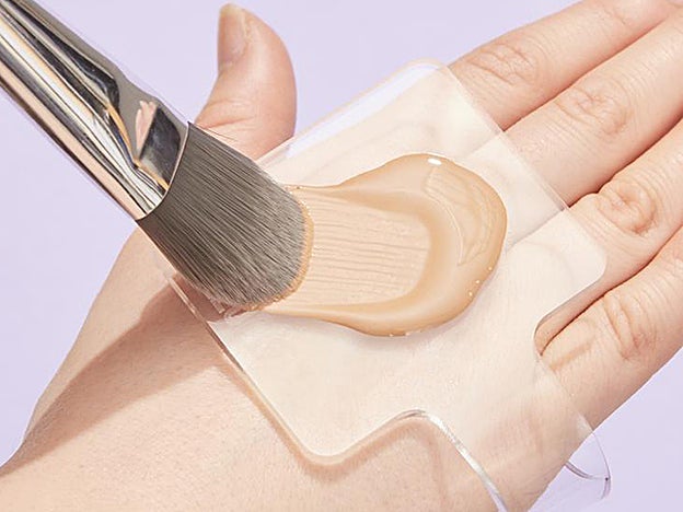 Makkeup Hand Palette de la marca MakeupBoxLdn (14 € aprox).