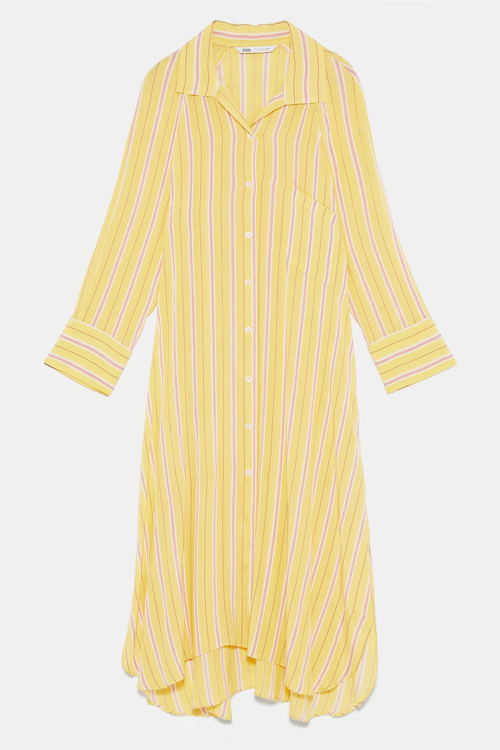 Vestido camisero de rayas en tono amarillo pastel, rosa y blanco. Pura tendencia para este verano. (39,95 euros).
