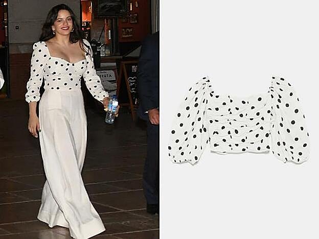 Rosalía con un top que puedes encontrar muy parecido en Zara.