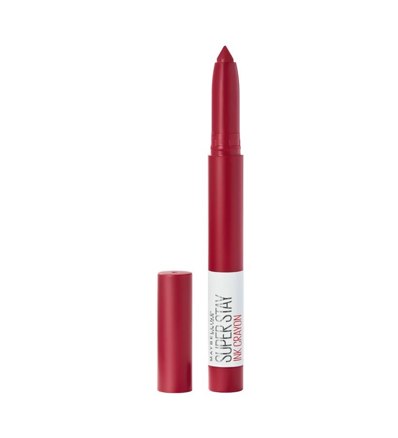 Si vas siempre con prisa, agradecerás todas las ventajas de este labial cremoso pero mate, que no necesita perfilador, dura todo el día sin desplazarse y no acartona.  Ink Crayon de Maybelline NY  (9,99 €).