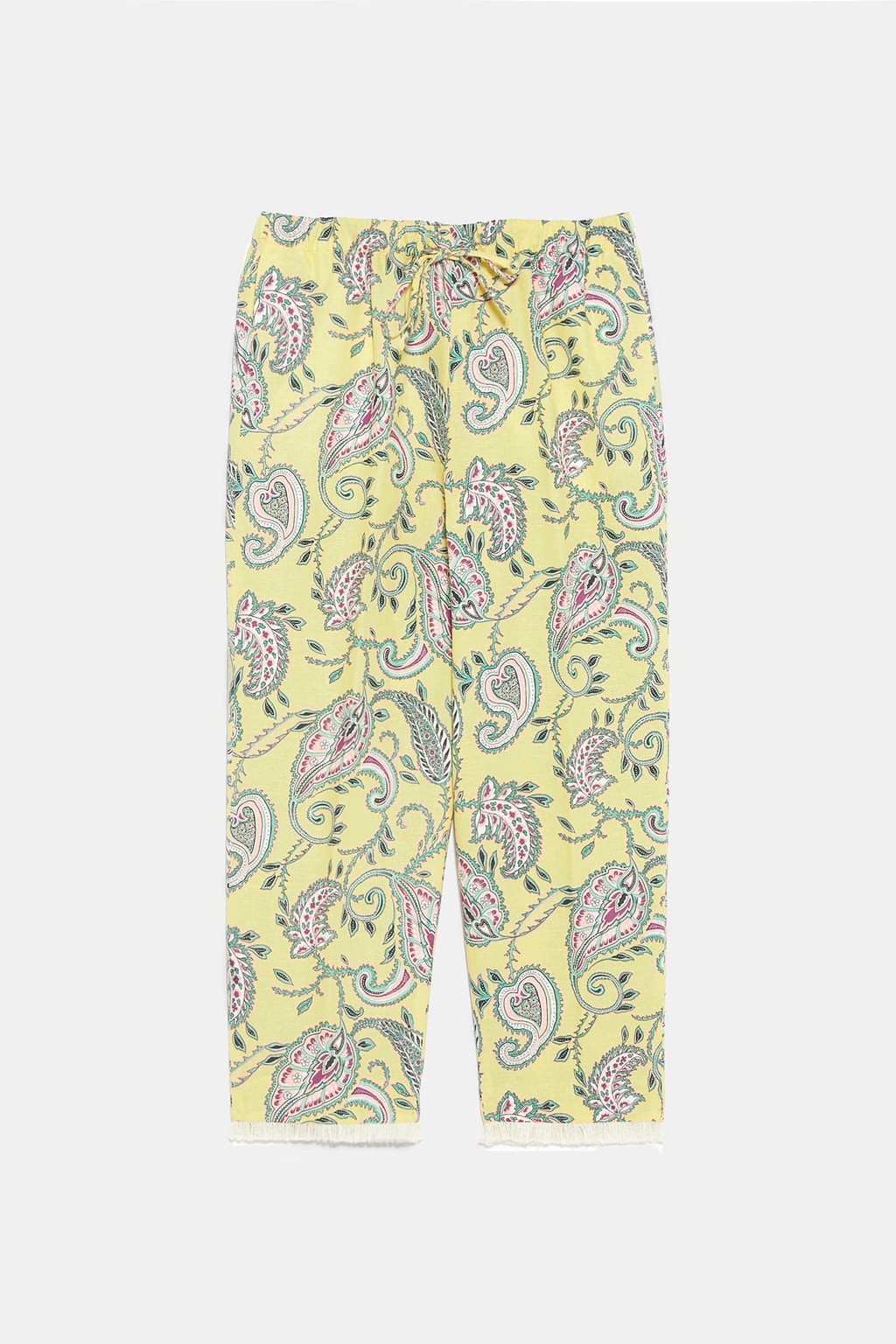 Pantalón estampado con acabado en flecos: 39,95 euros en Zara.
