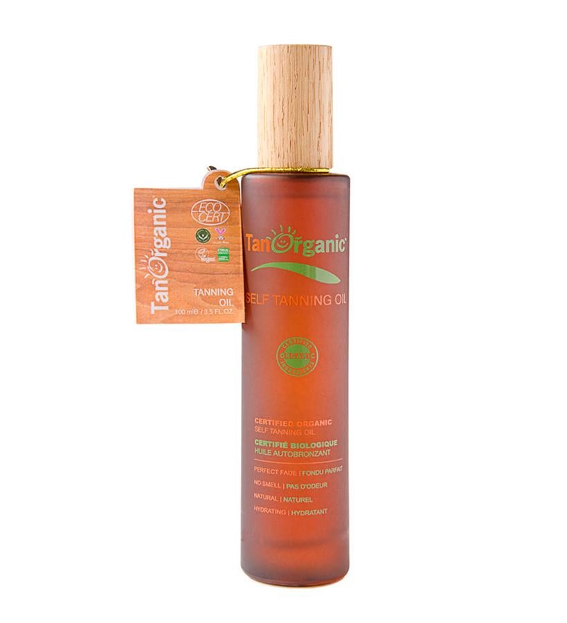 Ayuda a conseguir un bronceado natural que dura hasta 4 días. Formulado para hidratar la piel mientras le da el bronceado perfecto, el aceite aporta un brillo saludable en cualquier estación del año. No tiene un efecto grasoso así que la piel no saldrá pegajosa después del uso. Tiene un suave aroma cítrico. (29,95 €).