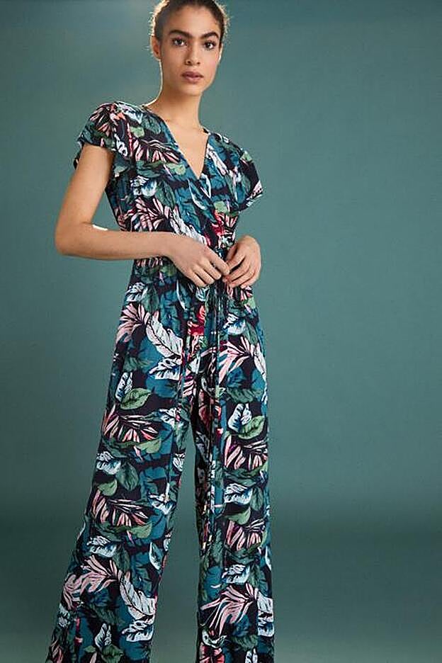 Este mono estampado de Cortefiel está rebajado y además ¡hace tipazo!