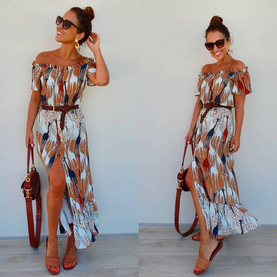 Paula Echevarría nos descubrió un nuevo estampado  con este vestido veraniego de Dolores Promesas. Lo conjuntó con sandalias marrones de su colección para MÁS34 y añadió un moño alto desenfadado al que no nos tiene nada acostumbradas.