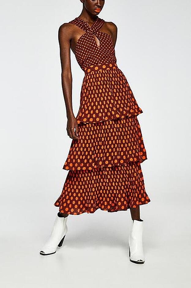 Conjunto de top y falda de lunares de las rebajas de Sfera.