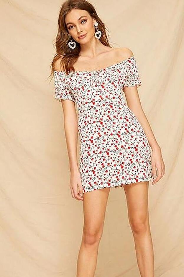Vestido ajustado con estampado de flores de Shein. (14 euros).