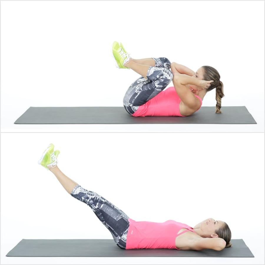 Túmbate con tus brazos sobre tu cabeza y tus pies en posición mariposa, con las plantas mirándose una a la otra. Luego eleva los pies y encógelos. Cuando estén en el suelo eleva tu tronco e intenta que tus codos toquen tus rodillas. Realiza 4 series de 10 repeticiones