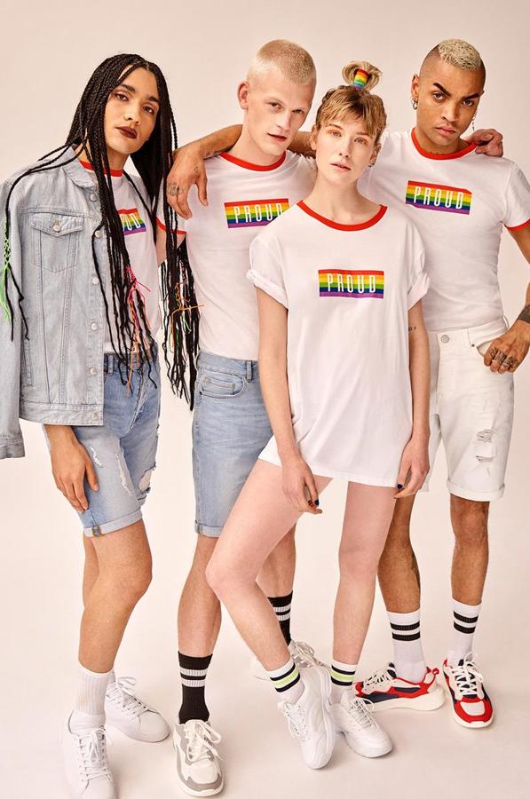 Primark ha sacado una colección con camisetas de diferentes estampados como esta por 8 euros.