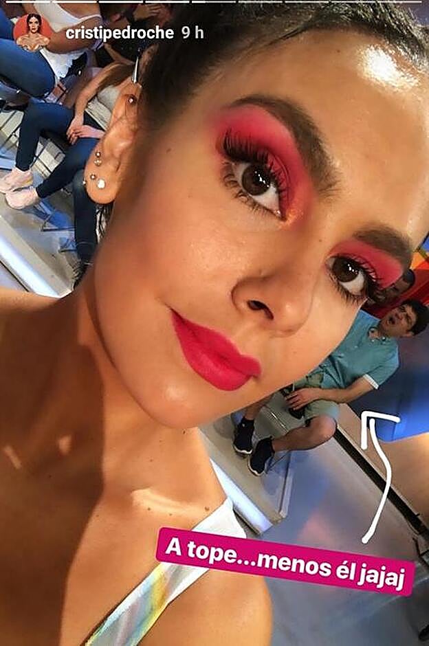 Cristina Pedroche optó por difuminar el labial para conseguir un efecto sombra de ojos.