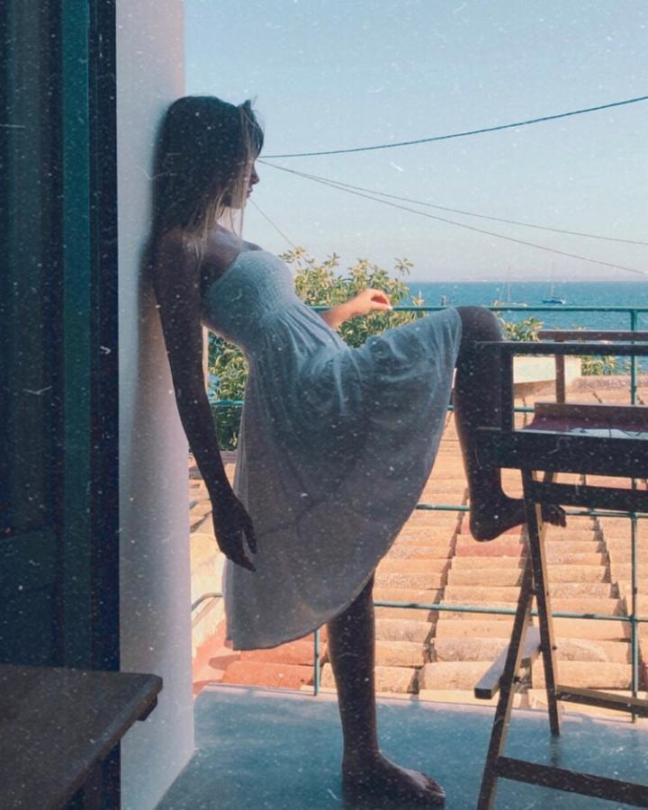 ¿Ideas de vestidos veraniegos? Ficha este fresquito y cómodo que ha usado Aitana.