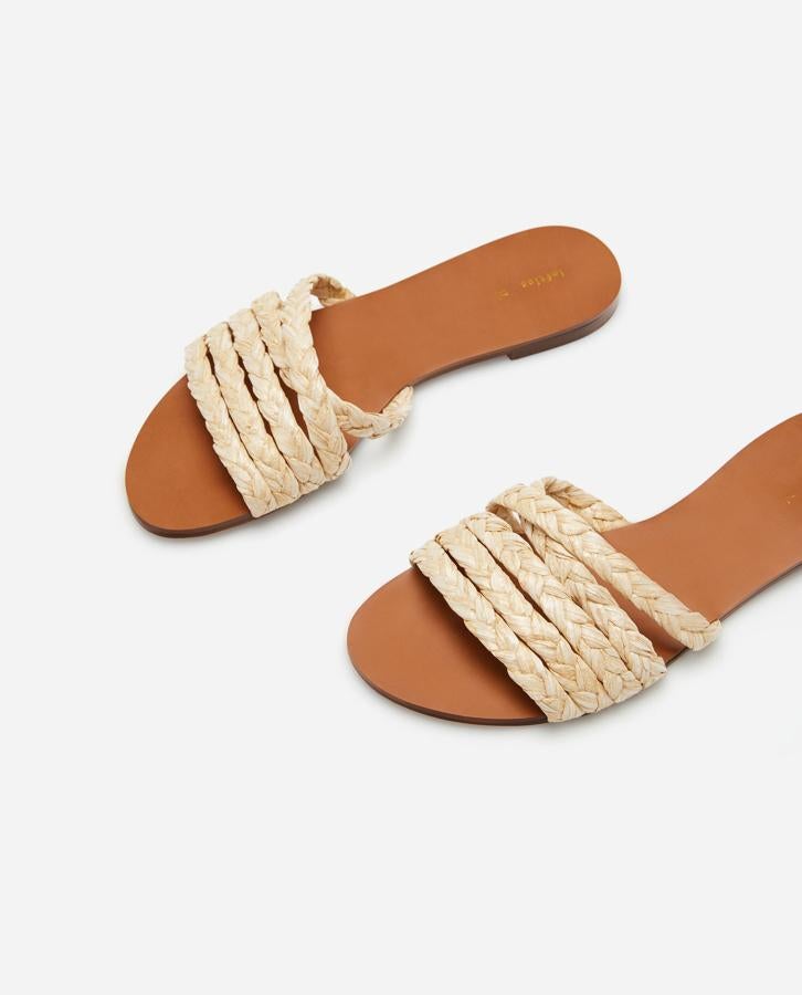 Estas sandalias tipo pala con tiras de trenzas combinarán con todos tus looks y cuestan 7,99 euros.