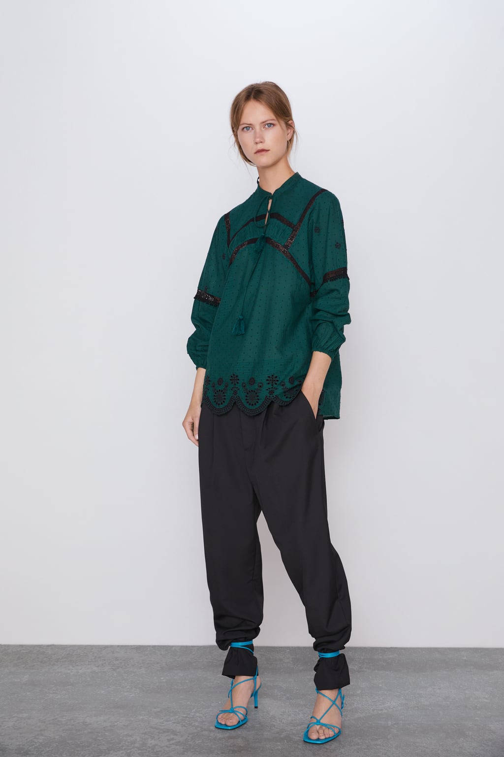 Un color diferente y unos bordados superlativos. (29,95 euros).