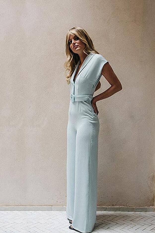 Mono con cuello esmoquin en color verde agua, 191,20 euros.