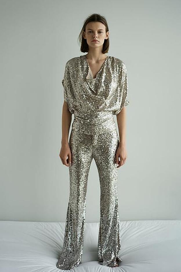 El conjunto de pantalón flare y top de lentejuejas de la nueva colección de Zara.