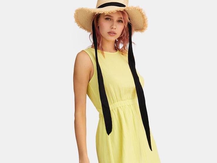 Fotos: 8 vestidos de rebajas para presumir de tipazo en la playa por menos de 20 euros