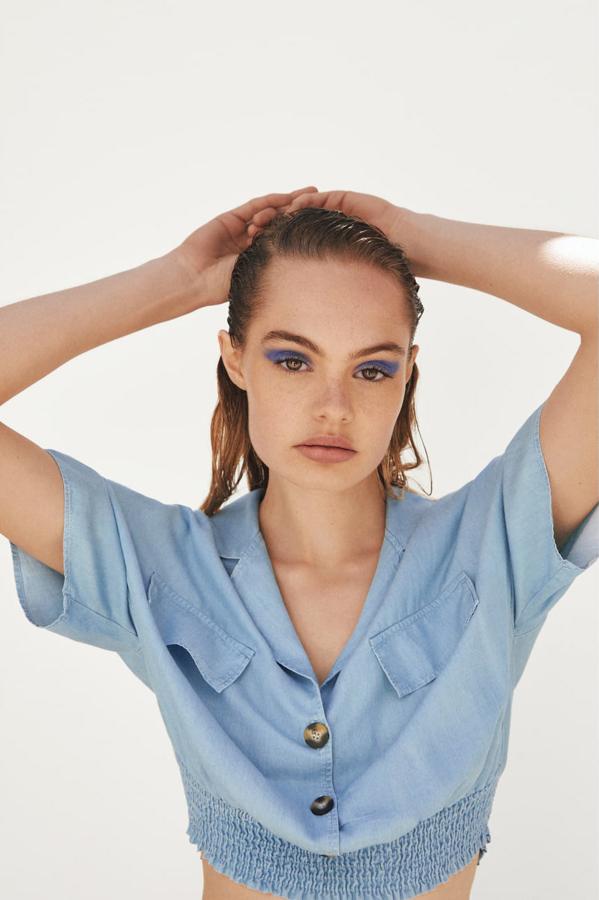 La tendencia de las sombras monocolor de toda la vida sigue presente, pero esta vez con colores mucho más veraniegos entre los que no faltan los tonos pastel, verdes o azules.